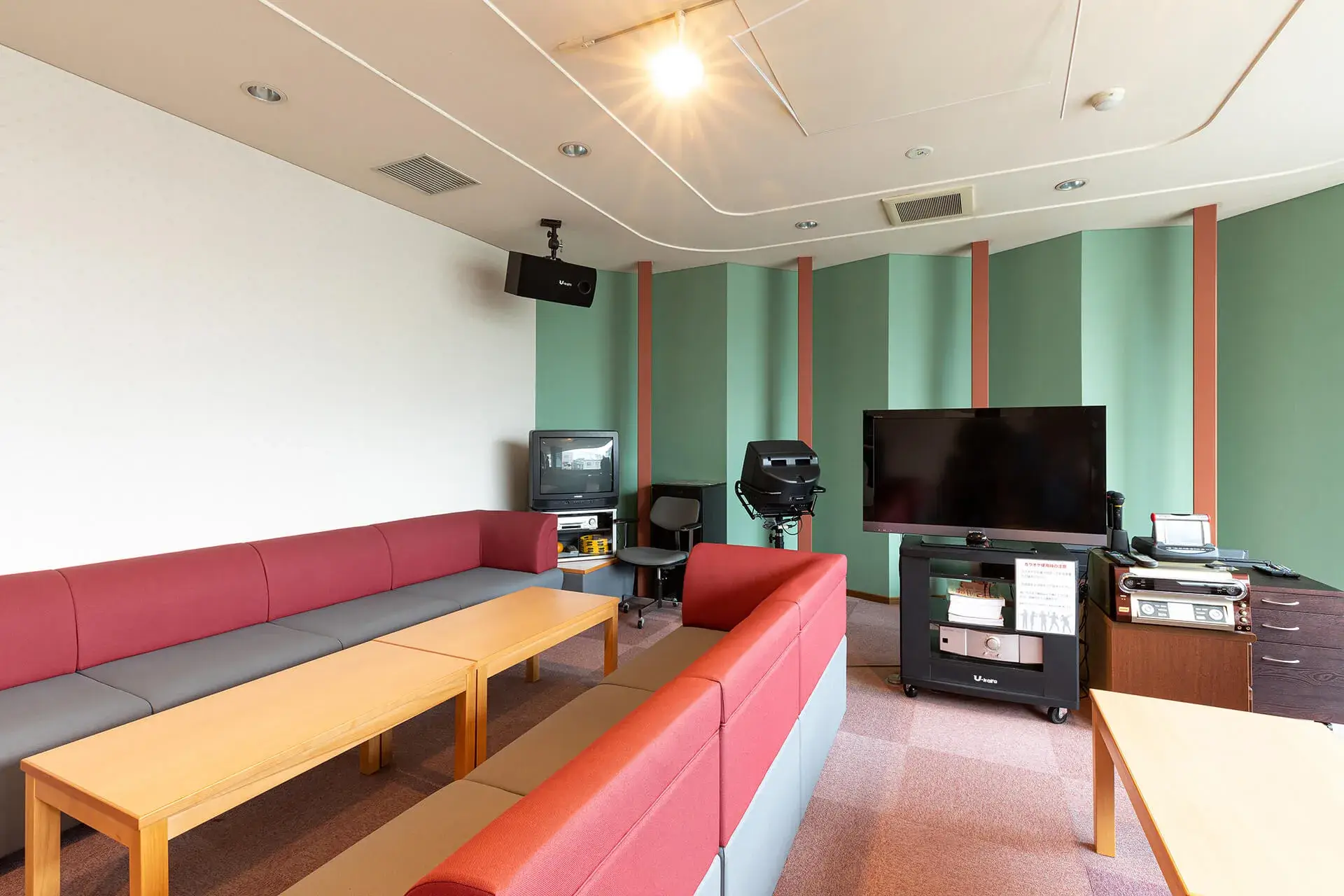 カラオケルーム